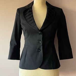 🛍️SALE🛍️White House Black Market women’s black elegant jacket/blazer size 00